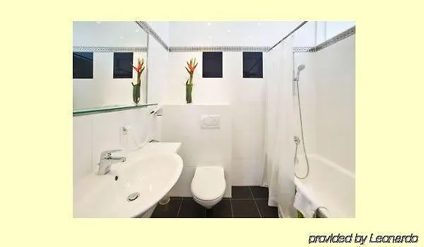 Pakat 3* Відень